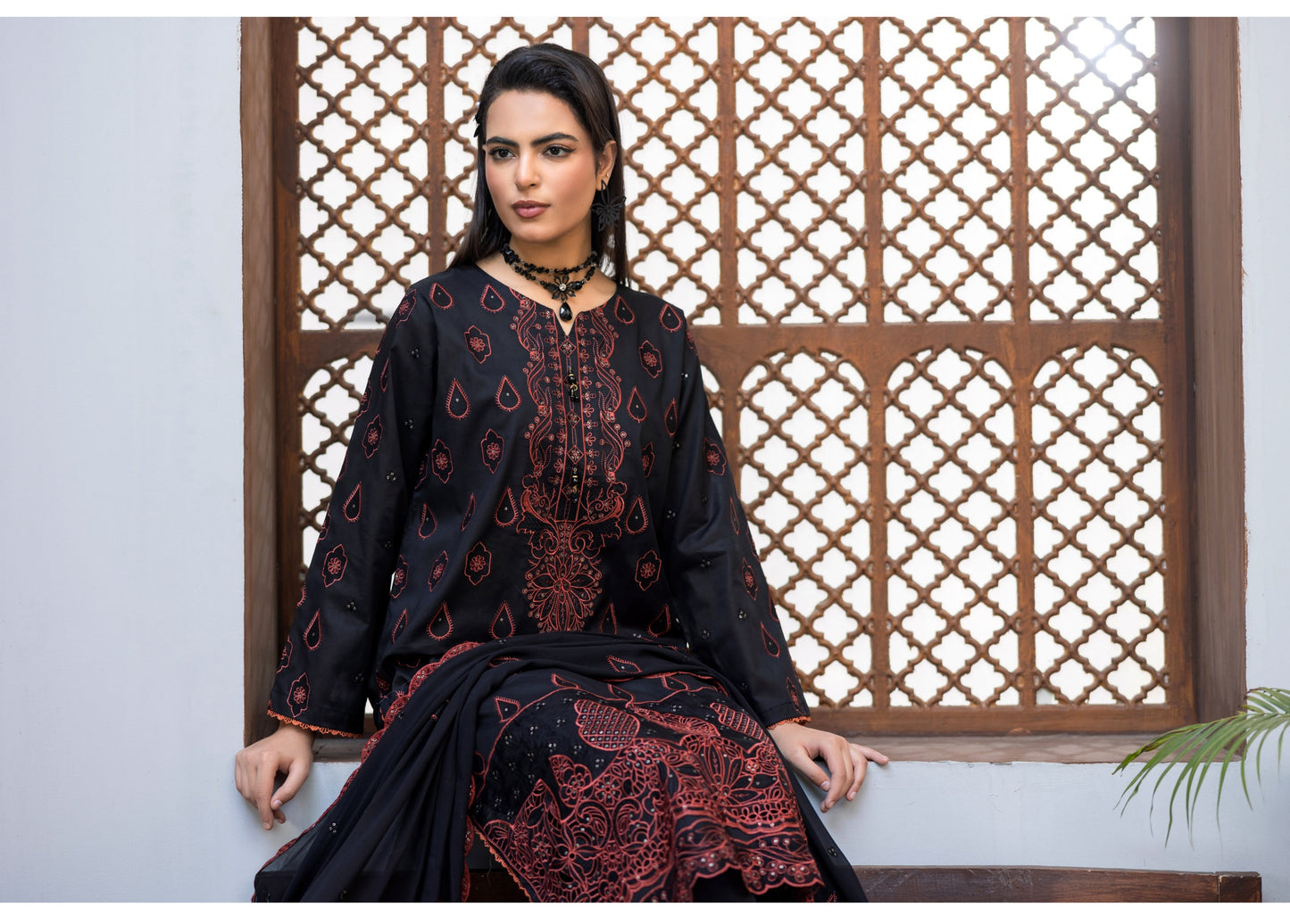 Embroidered Lawn Daman Aplic Work